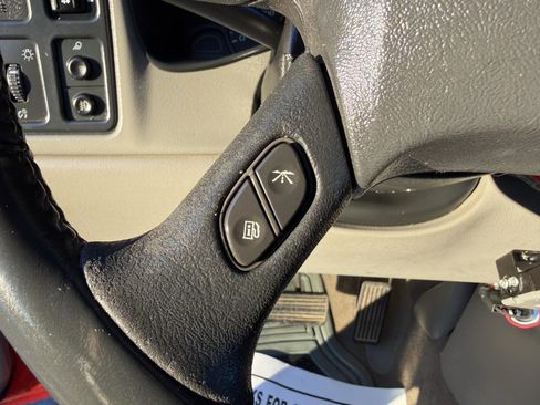 Used 2005 GMC Sierra 1500 SLT w/ Light Duty Power Package image 33