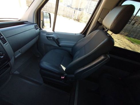 Used 2017 Mercedes-Benz Sprinter 2500 image 50