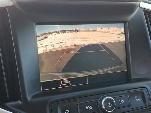 Used 2024 GMC Terrain SLE image 17