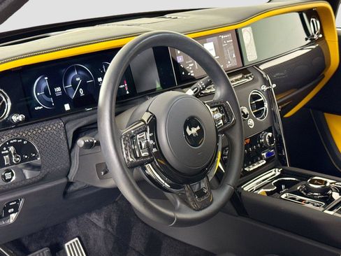 Used 2025 Rolls-Royce Cullinan Black Badge AWD/4WD image 16