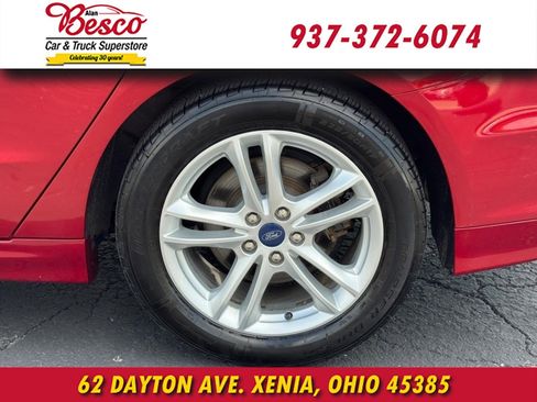 Used 2018 Ford Fusion SE w/ Fusion SE Technology Package FWD image 7