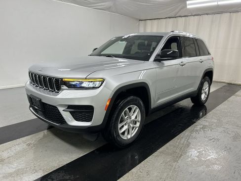 New 2026 Jeep Grand Cherokee Laredo X AWD/4WD image 4