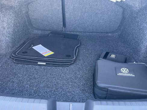 Used 2024 Volkswagen Jetta Sport image 11