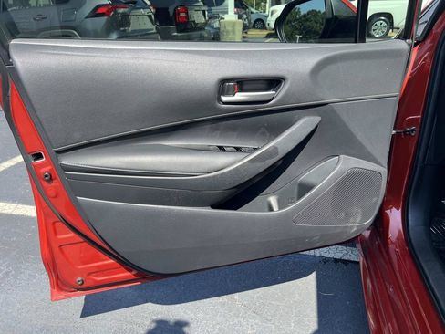 Used 2019 Toyota Corolla SE FWD image 18