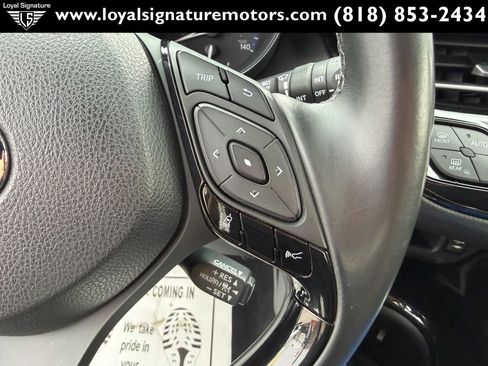 Used 2019 Toyota C-HR XLE FWD image 19