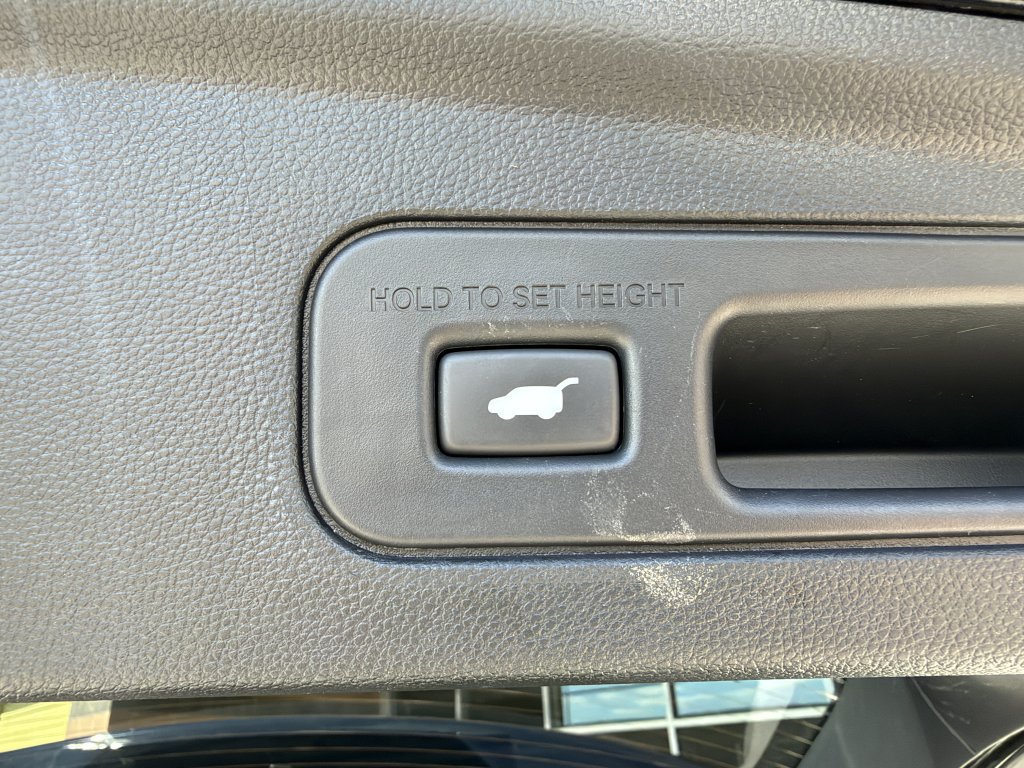 Used 2025 Acura MDX FWD image 38