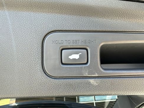 Used 2025 Acura MDX FWD image 38