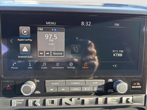 Used 2025 Nissan Frontier SV image 8