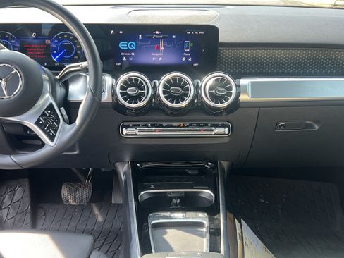 Certified 2024 Mercedes-Benz EQB 300 4MATIC image 31