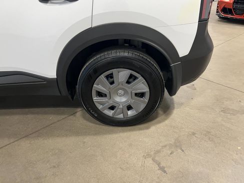 Used 2025 Nissan Kicks S image 36