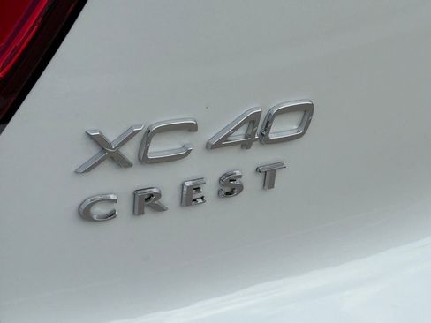 New 2026 Volvo XC40 B4 Plus w/ Protection Package Premier FWD image 6