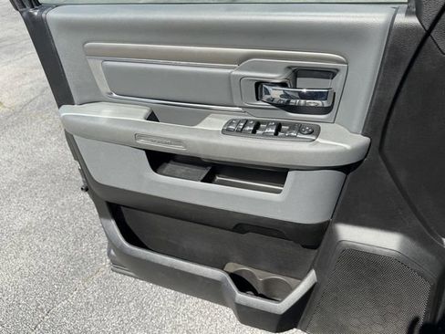 Used 2019 RAM 1500 Classic SLT RWD image 13