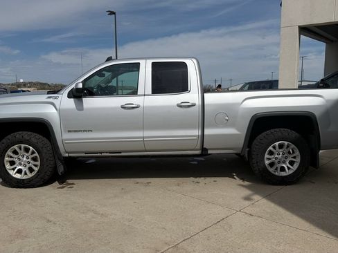 Used 2018 GMC Sierra 1500 SLE w/ Suspension Package, Off-Road AWD/4WD image 8