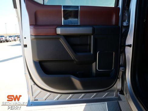 Used 2022 Ford F250 Platinum w/ FX4 Off-Road Package image 13