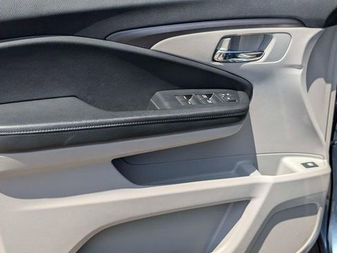 Used 2020 Honda Pilot EX image 13
