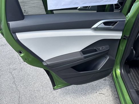 New 2025 Volkswagen Taos SE image 26