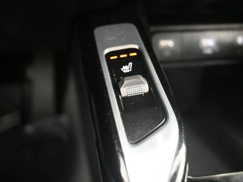 Certified 2023 Kia Sorento SX image 22