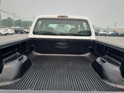 Used 2009 Ford F250 XL AWD/4WD image 9