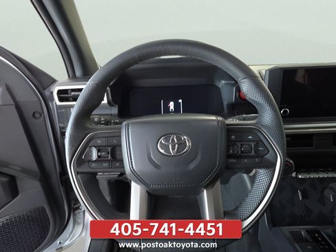 Used 2024 Toyota Tacoma TRD Off-Road AWD/4WD image 18