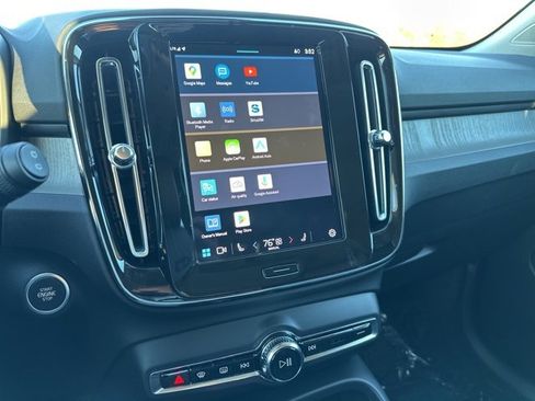 Certified 2025 Volvo XC40 B5 Plus image 24