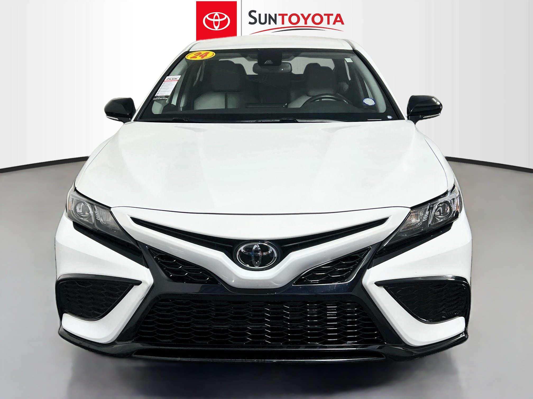 Used 2024 Toyota Camry SE w/ Convenience Package FWD image 10