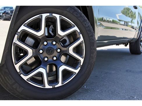 Used 2026 RAM 1500 Laramie AWD/4WD image 28