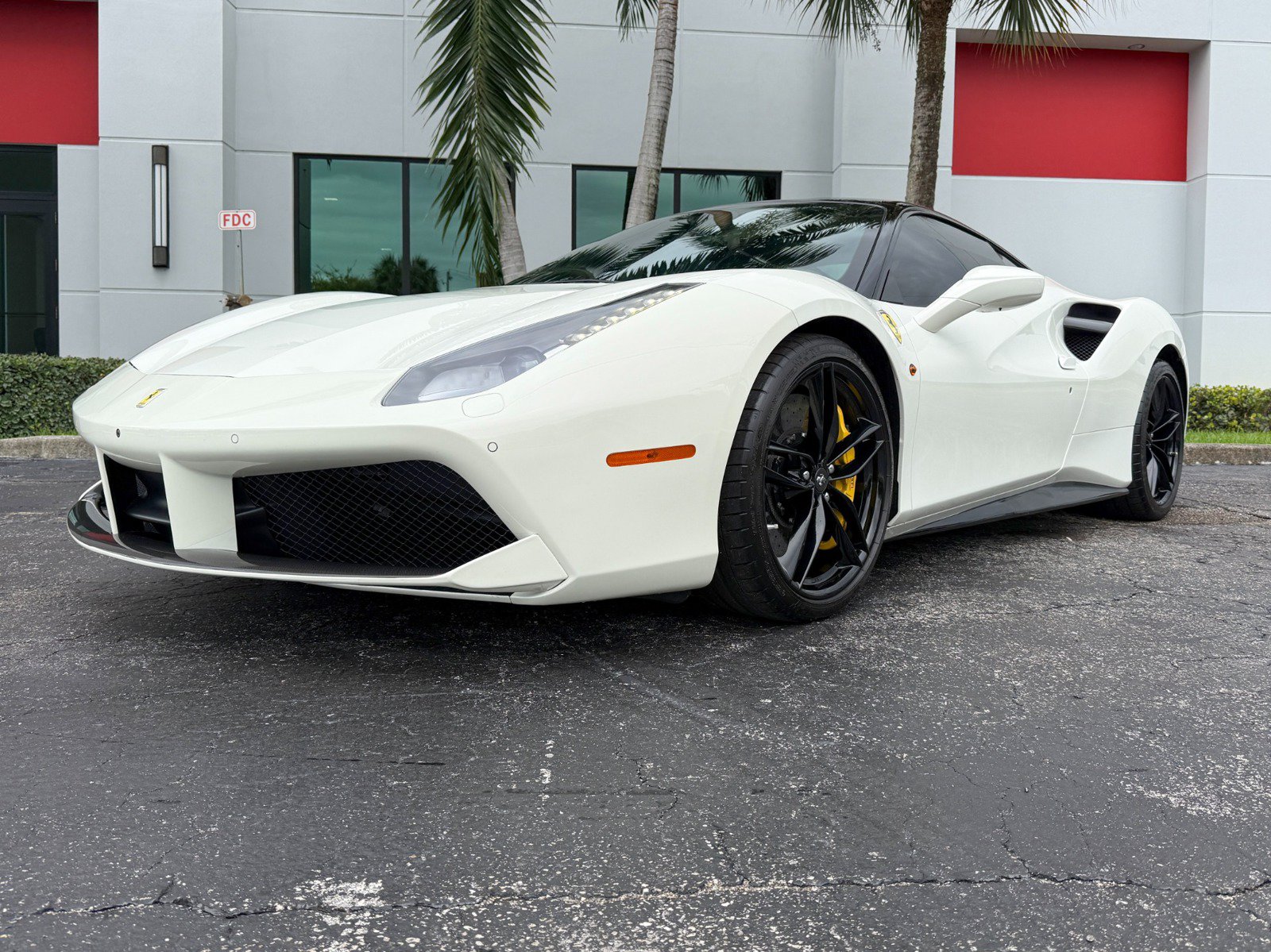 Used 2016 Ferrari 488 GTB RWD image 12