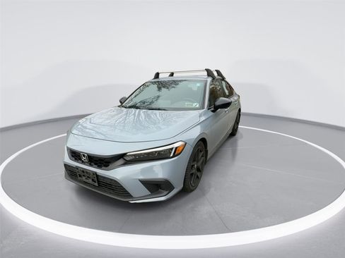 Used 2022 Honda Civic Sport image 2