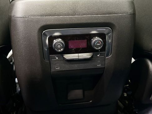 New 2026 Chevrolet Suburban High Country image 32