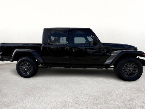 New 2025 Jeep Gladiator Sport image 8
