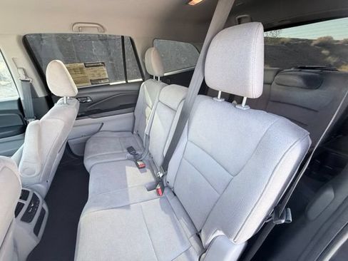 Used 2021 Honda Pilot EX image 27