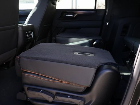 New 2026 GMC Yukon XL AT4 w/ AT4 Premium Plus Package image 24