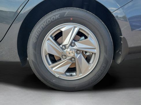 New 2026 Hyundai Elantra SE image 8