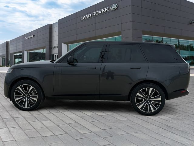 Used 2024 Land Rover Range Rover SE AWD/4WD image 2