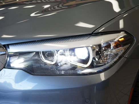 Used 2018 BMW 530i xDrive AWD/4WD image 24