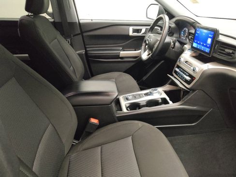Used 2022 Ford Explorer XLT image 21