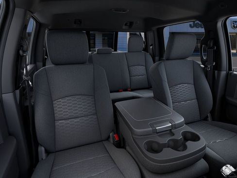New 2026 RAM 2500 Tradesman AWD/4WD image 17