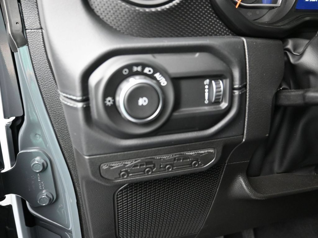New 2025 Jeep Wrangler Unlimited Rubicon AWD/4WD image 12