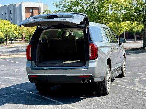 Used 2023 GMC Yukon XL Denali AWD/4WD image 18
