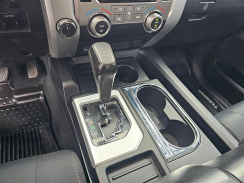 Used 2020 Toyota Tundra SR5 image 31