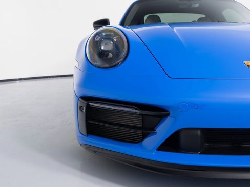 Certified 2024 Porsche 911 Carrera GTS image 39