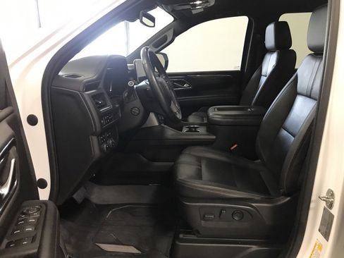 Used 2022 Chevrolet Suburban RST w/ Luxury Package image 10