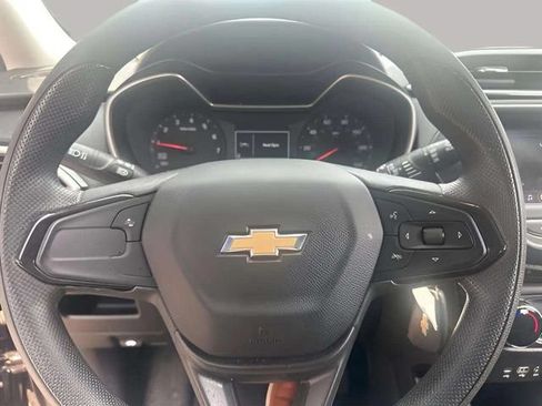 Used 2023 Chevrolet TrailBlazer LS FWD image 9