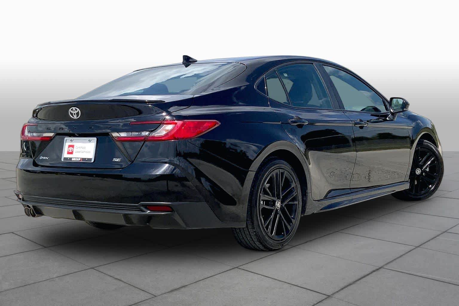 Certified 2025 Toyota Camry SE FWD image 13