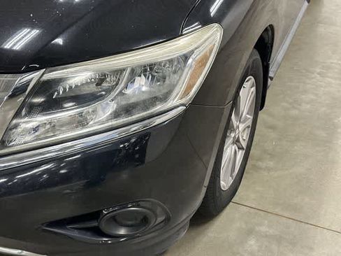 Used 2015 Nissan Pathfinder S FWD image 29