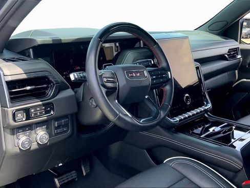 Used 2025 GMC Yukon XL AT4 Ultimate AWD/4WD image 17