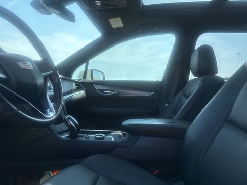 Used 2021 Cadillac XT6 Luxury image 41