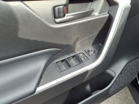 Certified 2022 Toyota RAV4 LE image 16