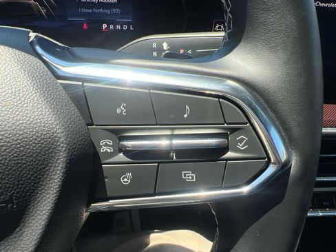Used 2025 Chevrolet Traverse Z71 AWD/4WD image 19