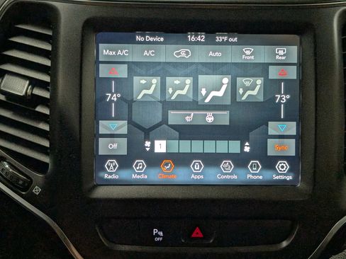 Used 2020 Jeep Cherokee Trailhawk w/ Cold Weather Group image 25